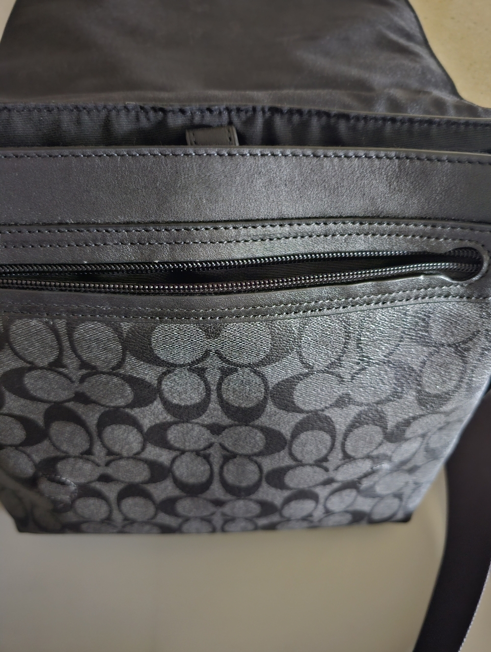 Coach Charles Messenger Bag EUC - Picture 6 of 12